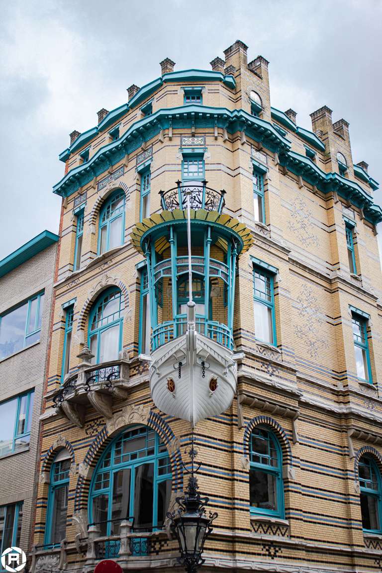 ISO: 800 | Focal Length: 28 mm | Aperture: ƒ/4,5 | Shutter Speed: 1/600