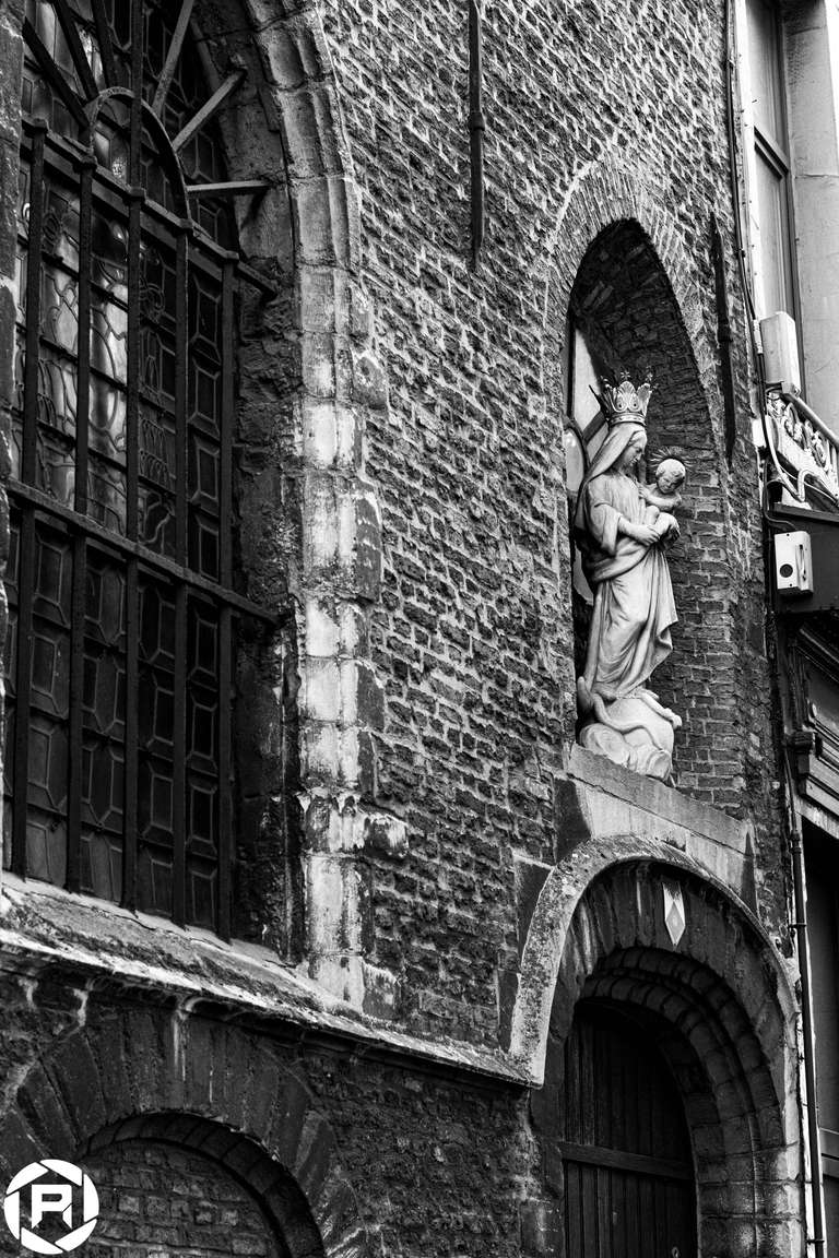 ISO: 800 | Focal Length: 50 mm | Aperture: ƒ/4,5 | Shutter Speed: 1/160