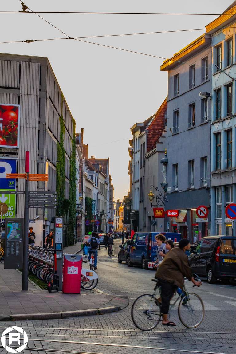 ISO: 800 | Focal Length: 50 mm | Aperture: ƒ/16,0 | Shutter Speed: 1/100