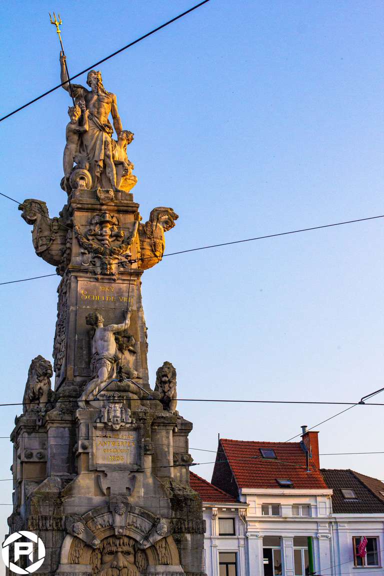 ISO: 800 | Focal Length: 50 mm | Aperture: ƒ/9,0 | Shutter Speed: 1/640