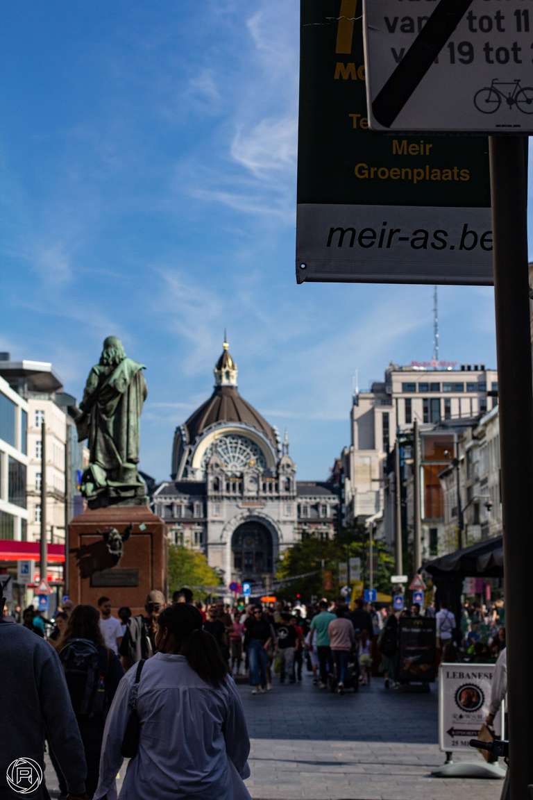 ISO: 400 | Focal Length: 50 mm | Aperture: ƒ/5,0 | Shutter Speed: 1/4000