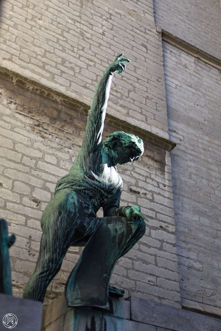 ISO: 100 | Focal Length: 50 mm | Aperture: ƒ/1,4 | Shutter Speed: 1/2500