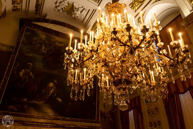 ISO: 2500 | Focal Length: 28 mm | Aperture: ƒ/4,5 | Shutter Speed: 1/60